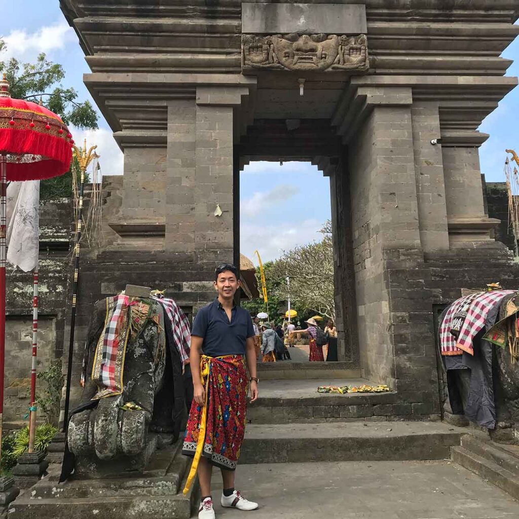 Batuan寺院にて。撮影者はLegianビーチで出会ったAndy。