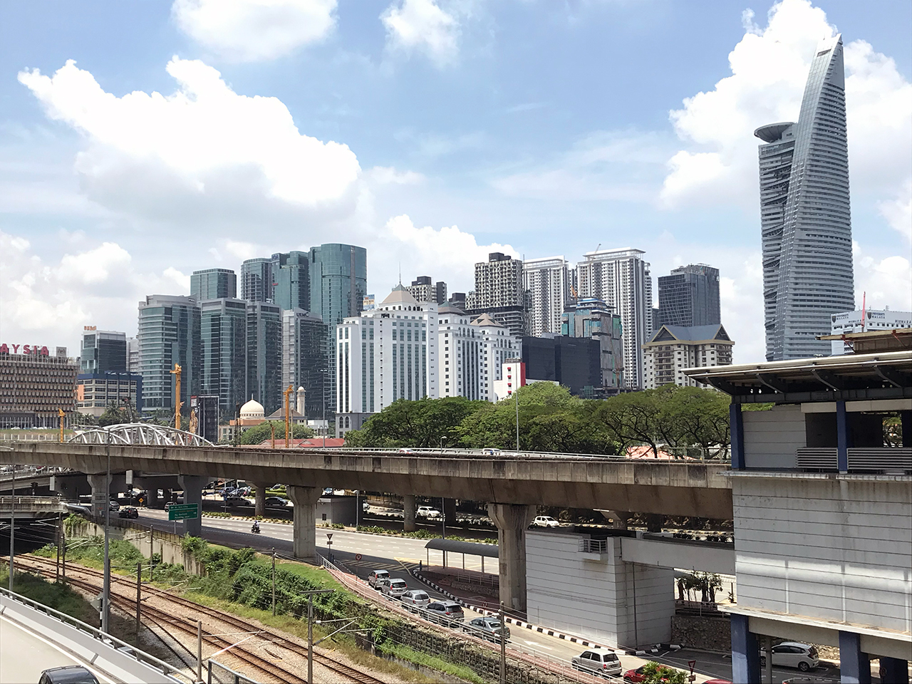 Photographed from Abdullah Hukum towards Kerinchi on March 22, 2019.