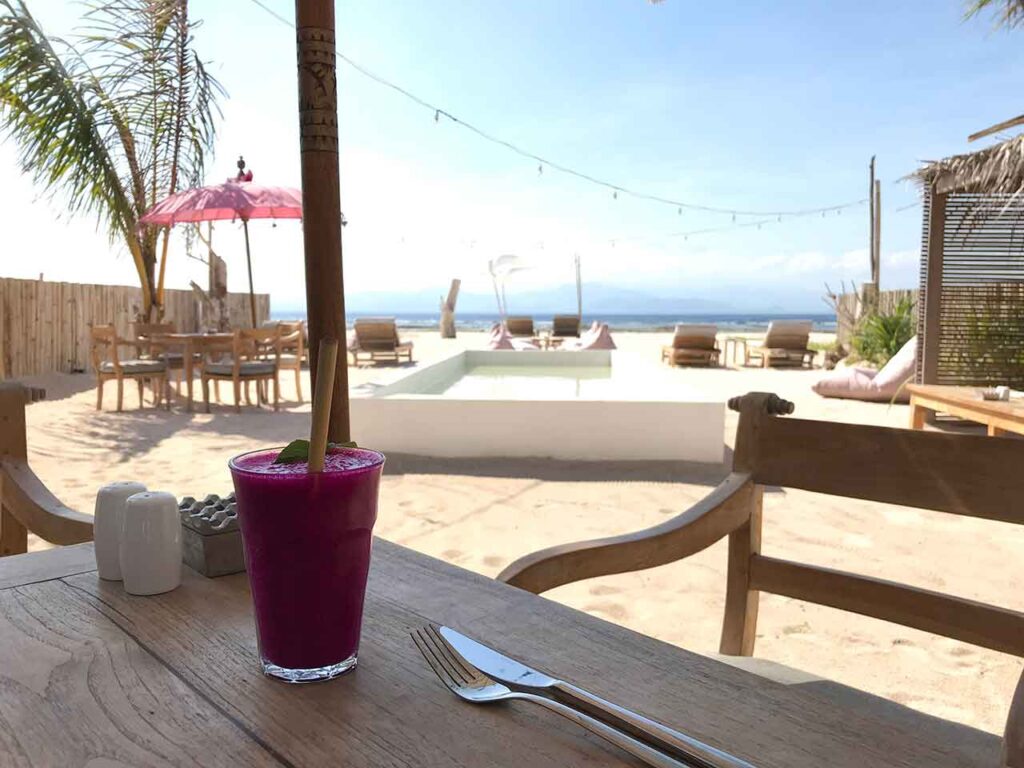 Lembongan島にあったフランス人経験のレストラン01