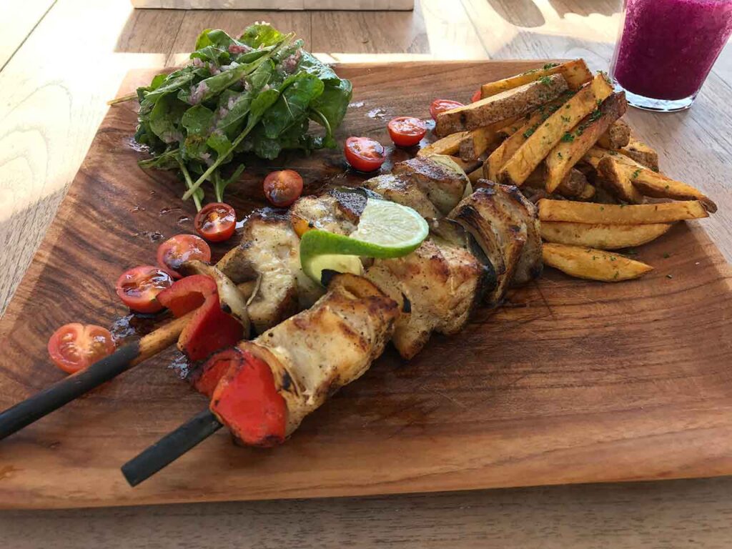 Lembongan島にあったフランス人経験のレストラン02